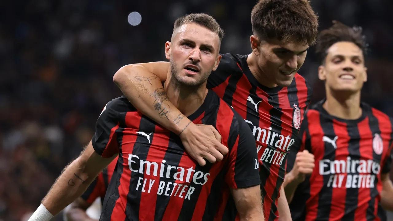 Santiago Giménez, AC Milan