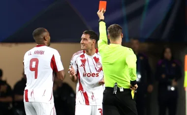 Polémica expulsión de Santiago Hezze en FC Barcelona vs. Olympiacos