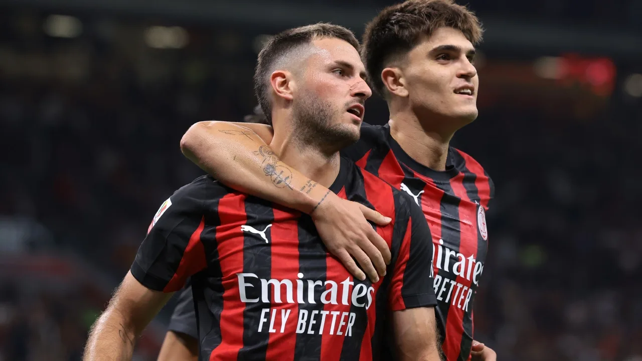 Santiago Giménez, AC Milan