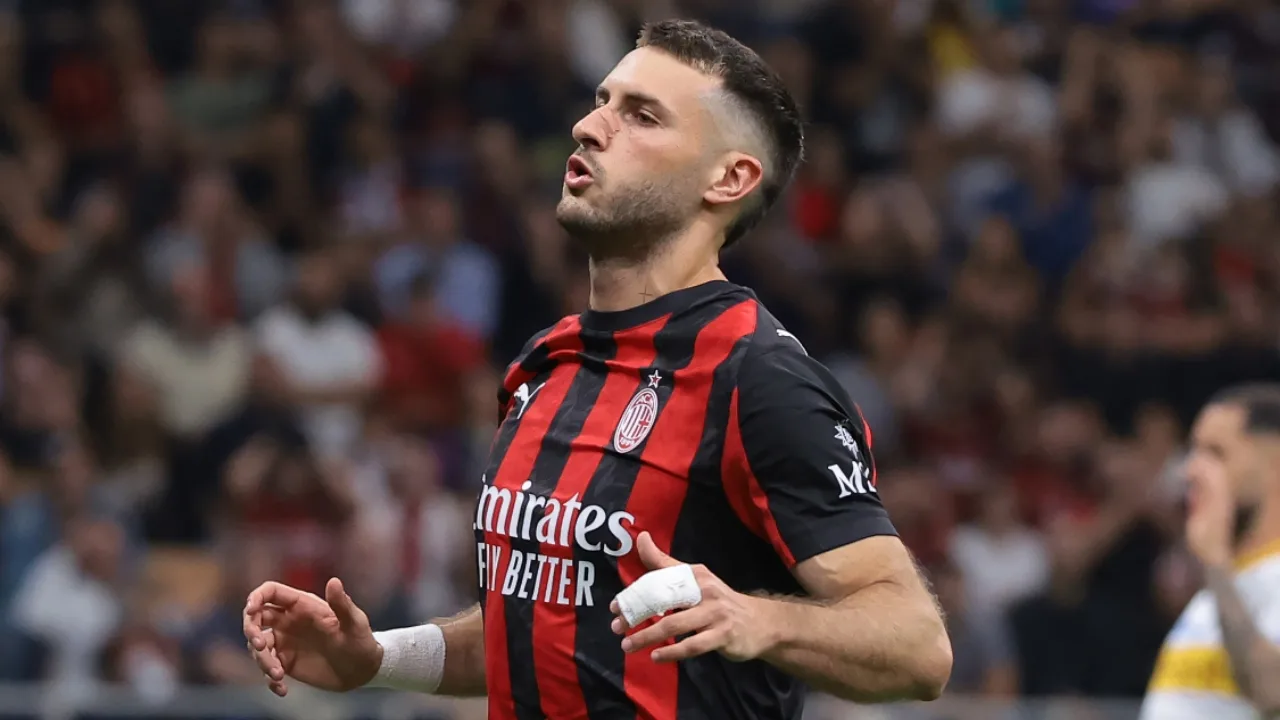 Santiago Giménez, AC Milan