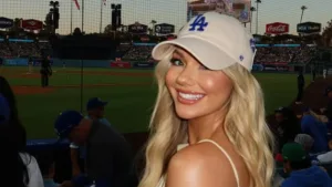 Quién es Chelsea Freeman: la esposa de Freddie Freeman se roba las miradas de los fans de los Dodgers en la Serie Mundial Chelsea Freeman, esposa de Freddie Freeman, jugador de los Dodgers en la Serie Mundial