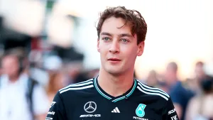 George Russell se infiltra en las gradas del GP de México 2025 con un inesperado disfraz que sorprende a la Fórmula 1 George Russell se infiltra en las gradas del GP de México 2025 con un inesperado disfraz que sorprende a la Fórmula 1