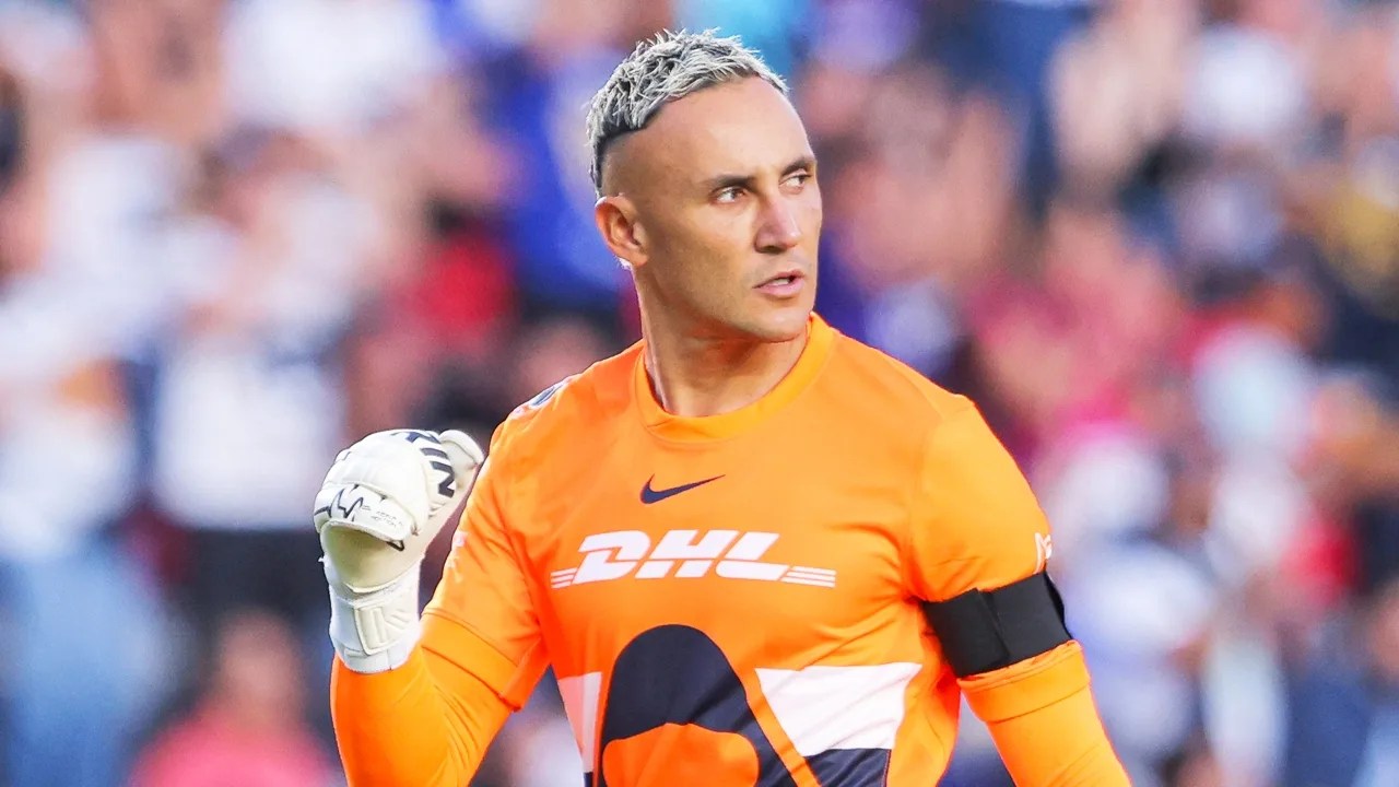 Keylor Navas elige entre Memo Ochoa y Jorge Campos.