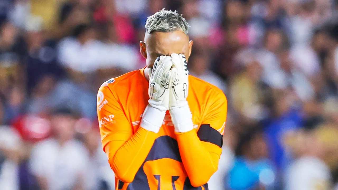 El portero presente problemas físicos en la Selección de Costa Rica.