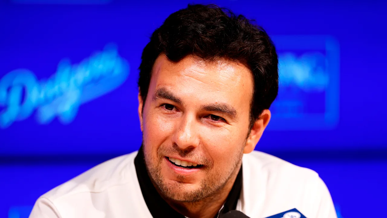Checo Pérez ha sido recordado por la Fórmula 1 en redes sociales.