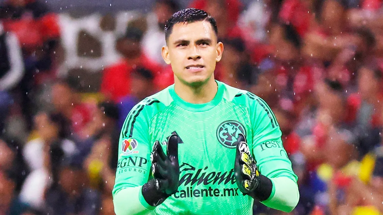 Luis Malagón competirá por importante premio con los mejores porteros del mundo.