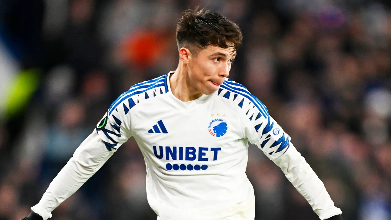 Rodrigo Huescas ha tenido que retirarse lesionado del duelo por UEFA Champions League.