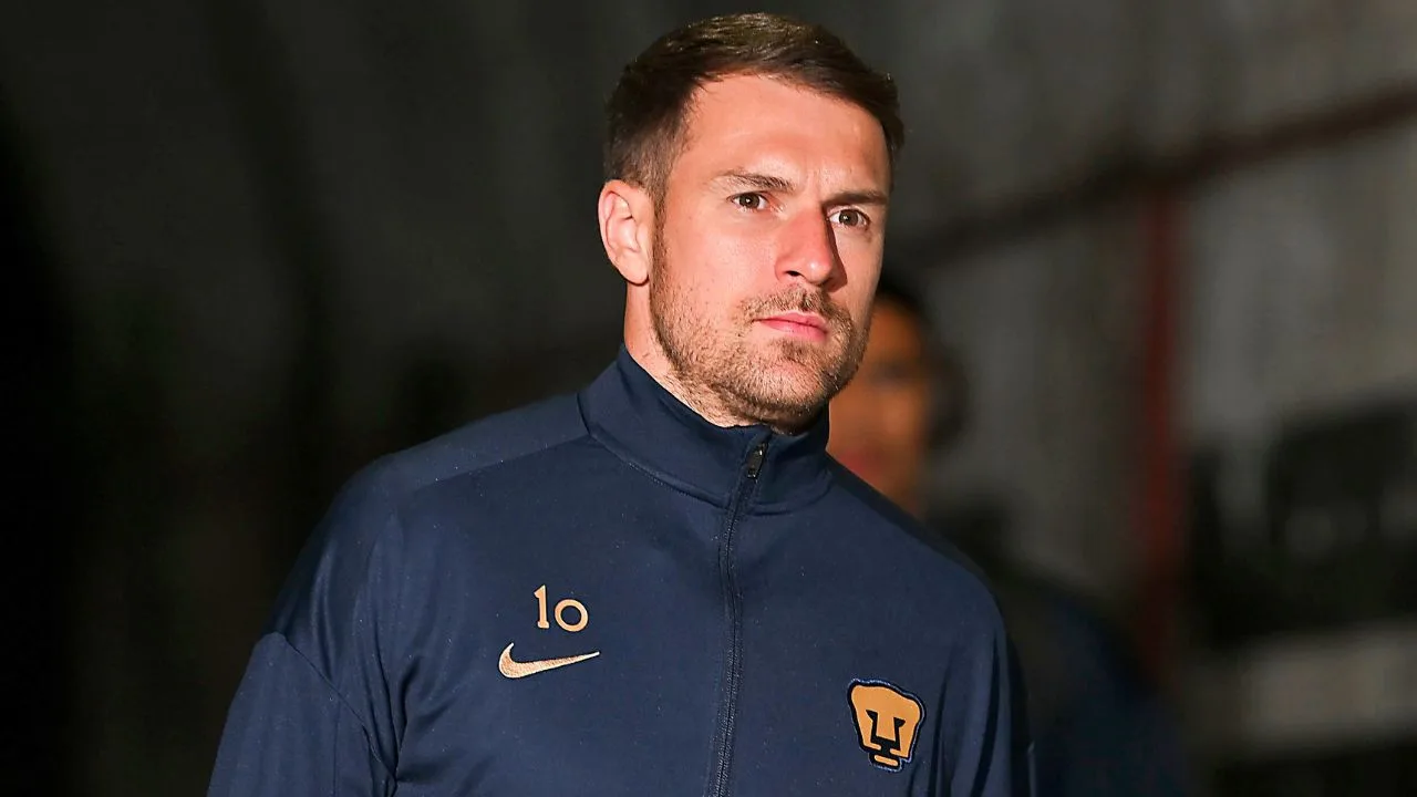 ¿Aaron Ramsey se despide de Pumas? Misterioso mensaje enciende las alertas.