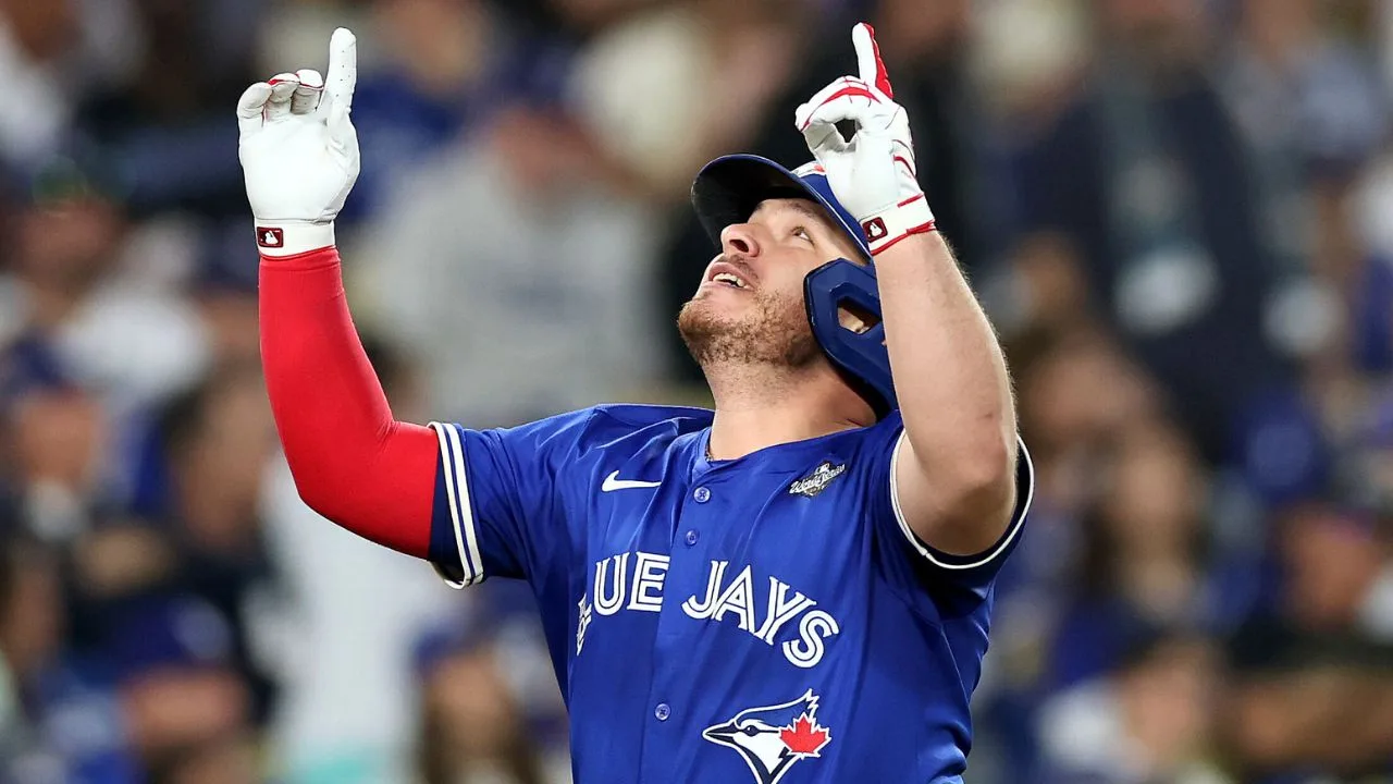 Serie Mundial: Alejandro Kirk le repite la dosis a Dodgers y conecta home run y Blue Jays da voltereta.
