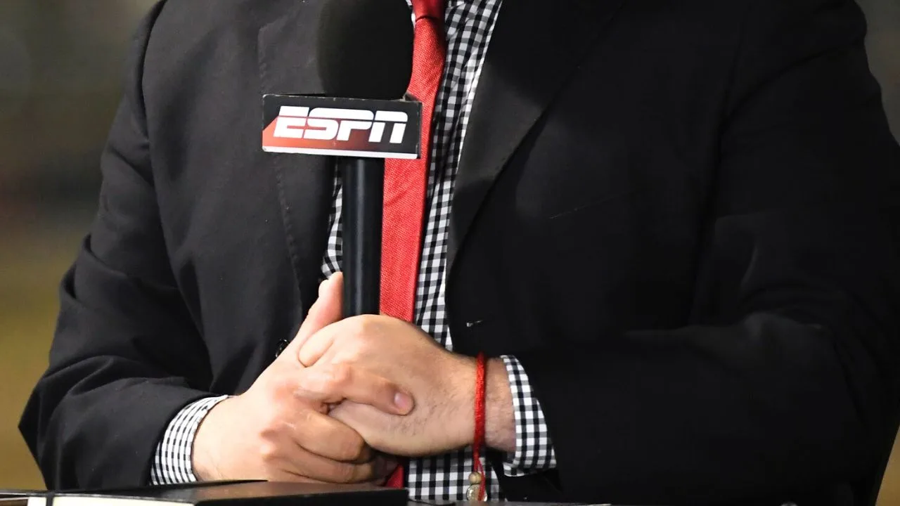 Figura de ESPN estaría en la cuerda floja tras cambios directivos: “Pidieron su cabeza”.