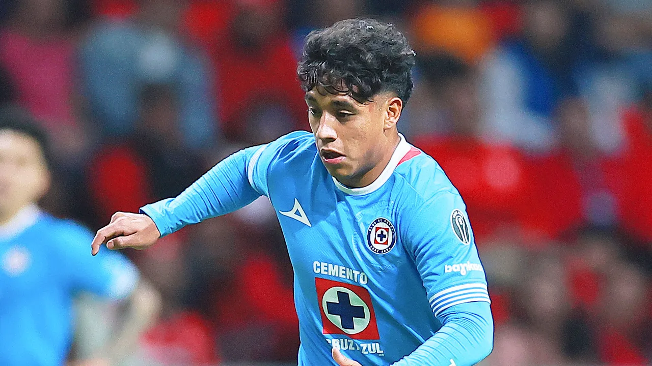 Amaury Morales podría dejar Cruz Azul ante importante oferta.