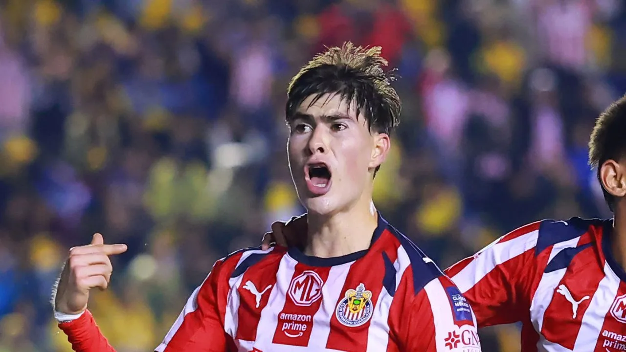 Armando González, jugador de las Chivas. 