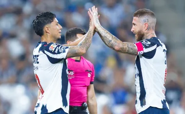 Carlos Salcedo concreta debut en Rayados de Monterrey