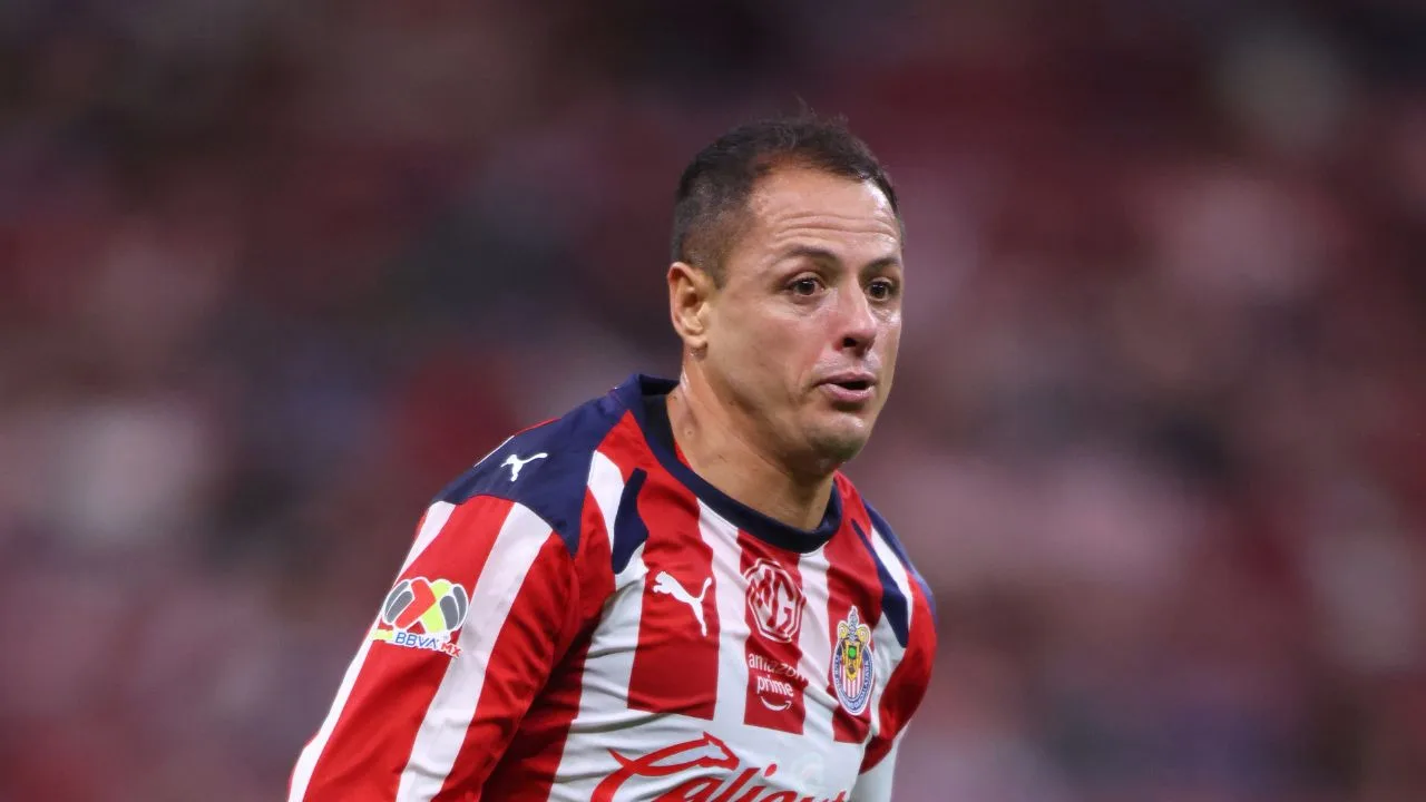 Javier Hernández, jugador de Chivas. 