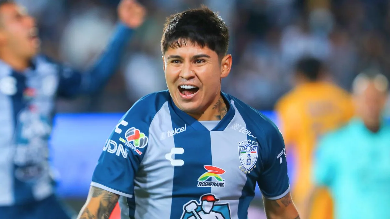 Pachuca corta a Chofis López en pleno Apertura 2025 y ya tendría nuevo destino.