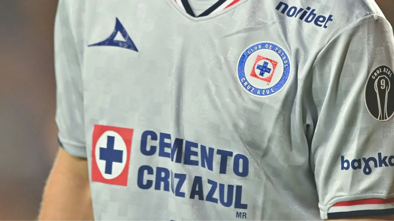 Imagen del jersey de visita de Cruz Azul. 