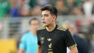 Representante de Gilberto Mora revela la fecha en la que podría salir a Europa tras interés del Barcelona