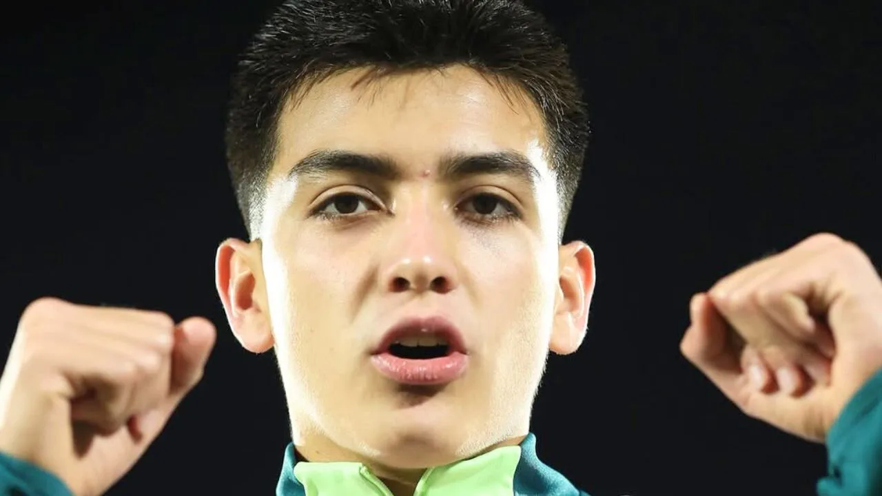 La foto más tierna de Gilberto Mora que roba corazones en el Mundial Sub 20 y lanza guiño al AC Milan de Santi Gimenez.