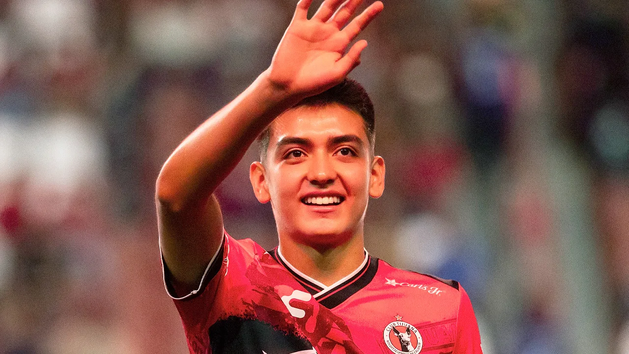 Gilberto Mora recibe indirecta para jugar en Francia.