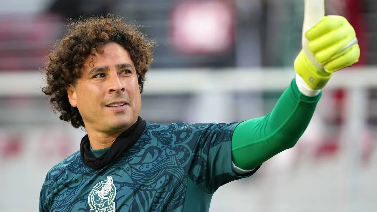 Memo Ochoa busca disputar su sexto Mundial.