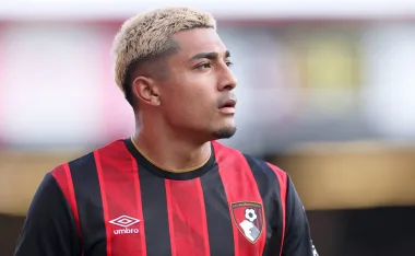 Julián Araujo podría llegar a Liga MX este invierno.