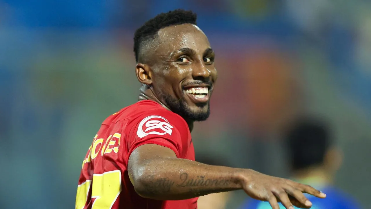 Julián Quiñones, jugador del Al-Qadisiya. 
