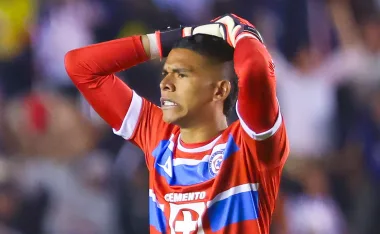 Kevin Mier no tuvo paciencia en el banquillo celeste y explotó.