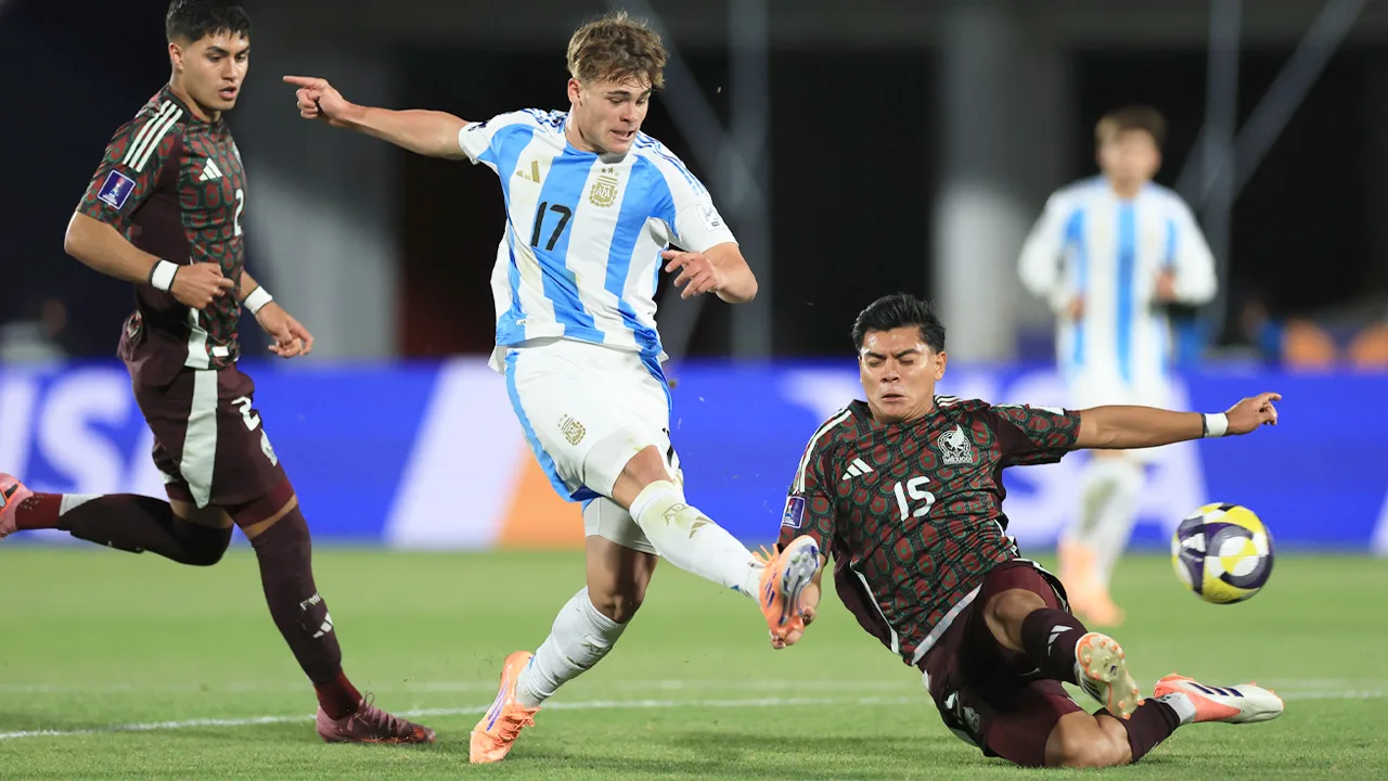 México vs Argentina terminó con expulsiones y polémicas.