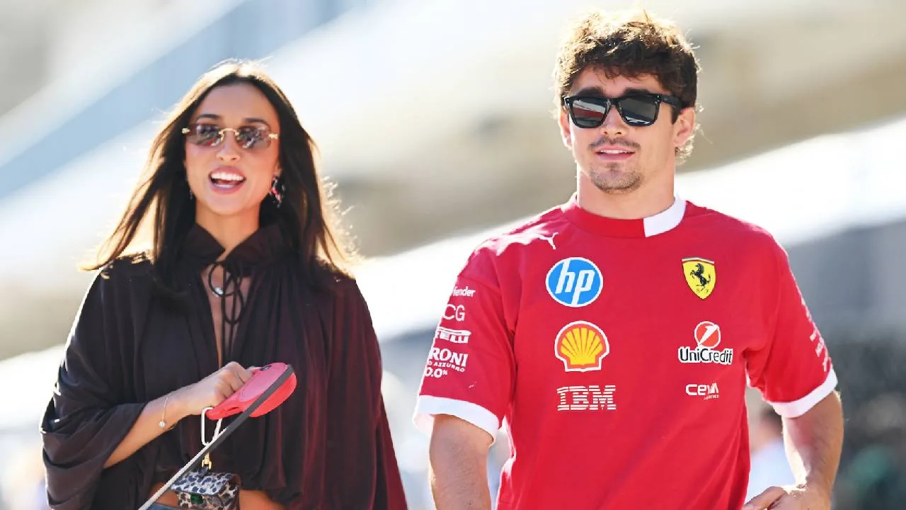 Alexandra Saint Mleux y Charles Leclerc.