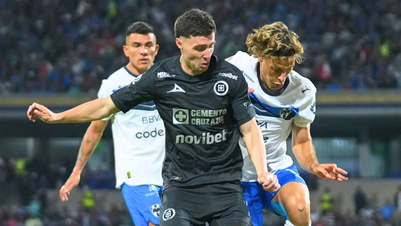 Rayados de Monterrey pierde ante Cruz Azul y a Óliver Torres para el Clásico Regio vs Tigres.
