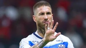Sergio Ramos rechaza a un aficionado de Monterrey y provoca incómodo momento Sergio Ramos y un inesperado accionar con un fan de Rayados.