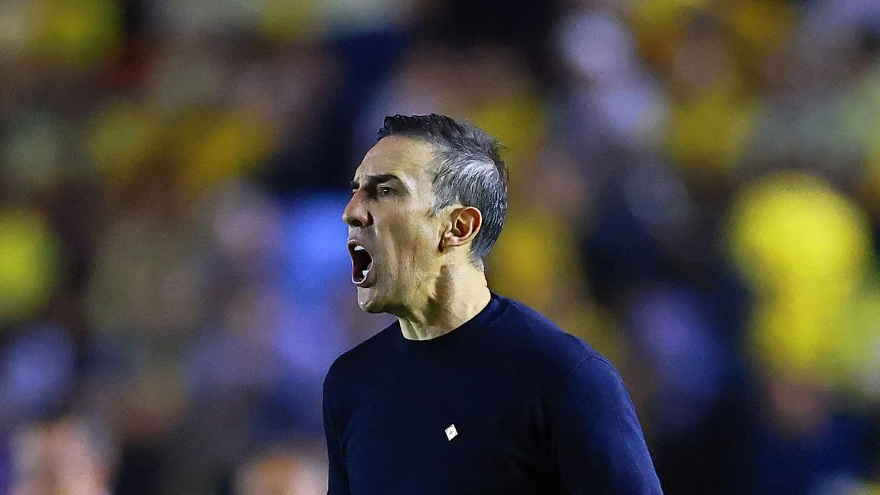 Vicente Sánchez, ex DT de Cruz Azul. 