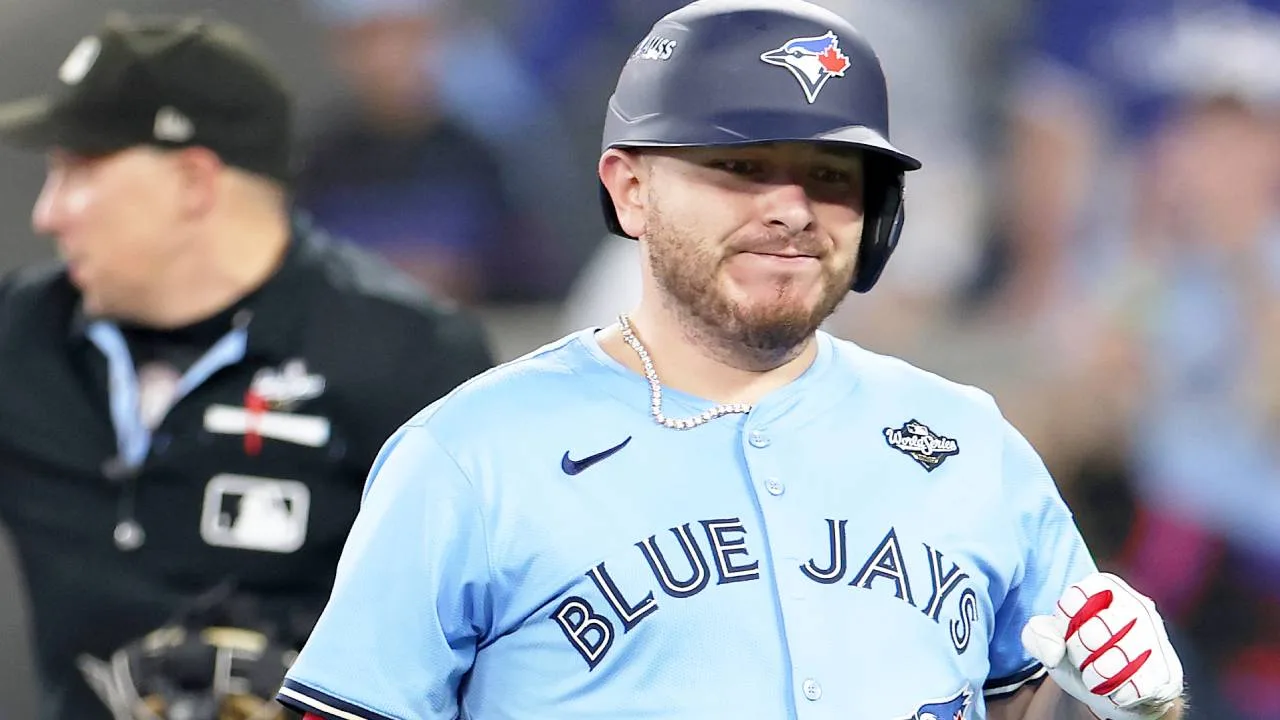 Alejandro Kirk de Blue Jays es borrado de famoso premio en México
