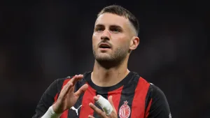 La confesión de Santiago Giménez que explica su mal rendimiento en AC Milan
