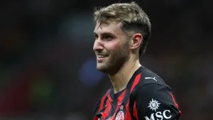 Santiago Giménez, AC Milan