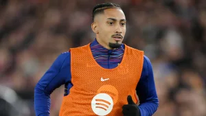 Por qué no juega Raphinha hoy en el partido Chelsea vs FC Barcelona por la Champions League