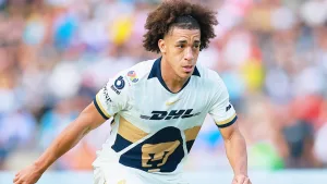 Carrasquilla se olvida de Pumas ante fracaso y se escapa a Panamá tras fracturar a Kevin Mier de Cruz Azul