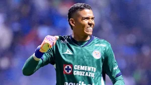 Cruz Azul busca vengarse de Pumas: Revelan brutal petición cementera ante grave lesión de Kevin Mier
