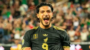 El golazo de Raúl Jiménez con la Selección Mexicana que ha sido elegido como el mejor del 2025