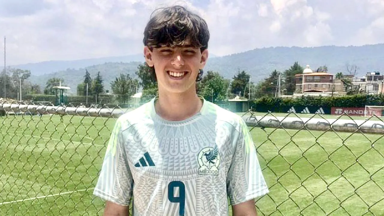 Matteo Correia, futbolista mexicano.