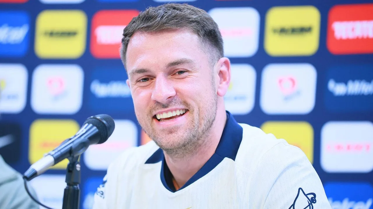 Esto hacía Aaron Ramsey mientras Pumas pasaba el trago más amargo en el Apertura 2025.