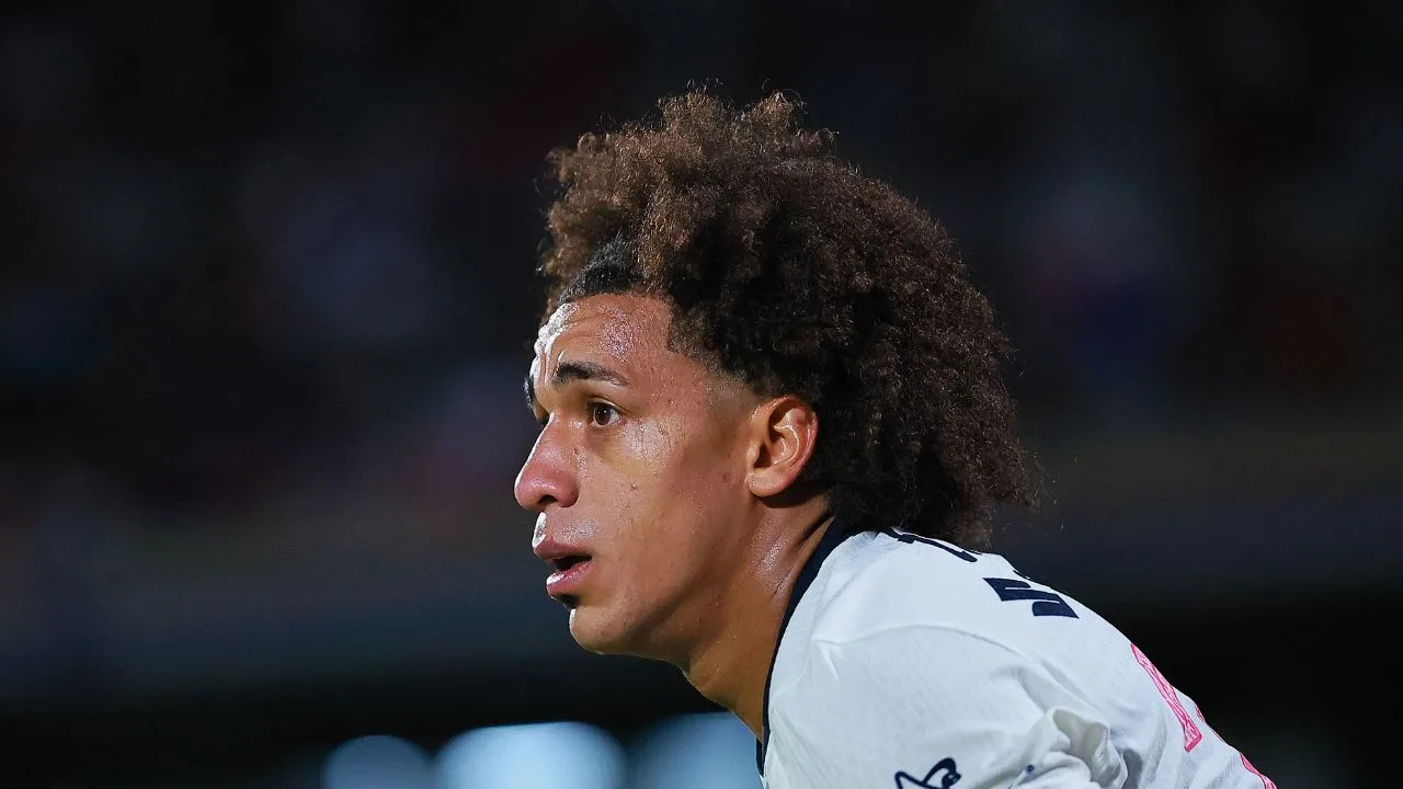 Adalberto Carrasquilla, jugador de Pumas. 