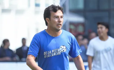 Checo Pérez y un juego amistoso en GP de México 2025.