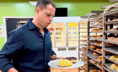 Chicharito y su reacción al pan dulce.