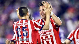 Chivas buscaría darle salida a dos de sus jugadores para el Clausura 2026: sin opción a compra