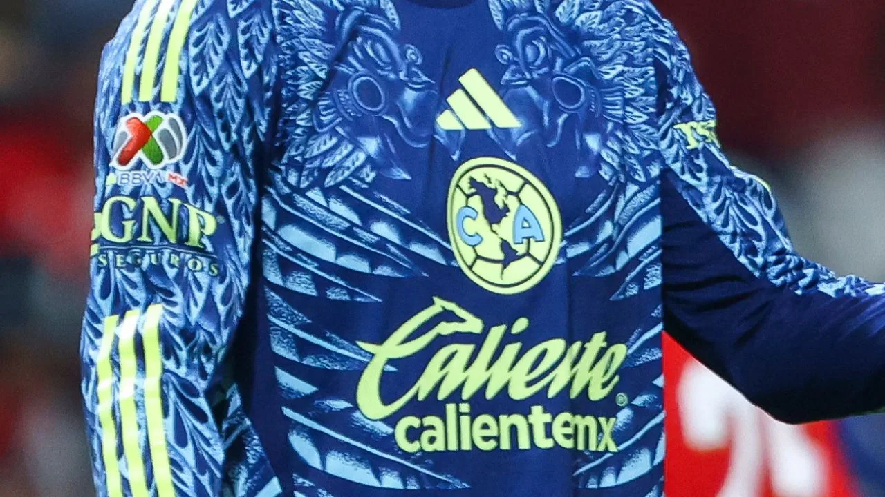 Un jugador del Club América pasa por un momento complicado. 