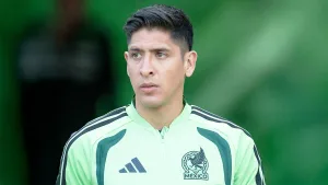 Edson Álvarez cargó contra la afición del Tri.