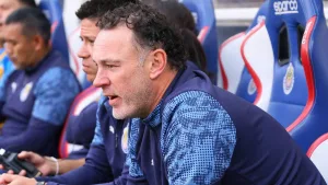 Revelan los 4 refuerzos que Chivas y Gabriel Milito buscarían para el Clausura 2026