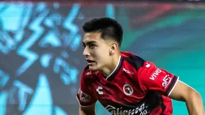 El gigante de Europa que tendría a Gilberto Mora en la bolsa: ¿Lo veremos en el Clausura 2026?