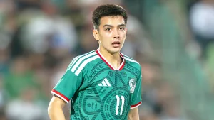 Gilberto Mora sorprende con increíble gesto a la afición y da el ejemplo a sus compañeros de Selección